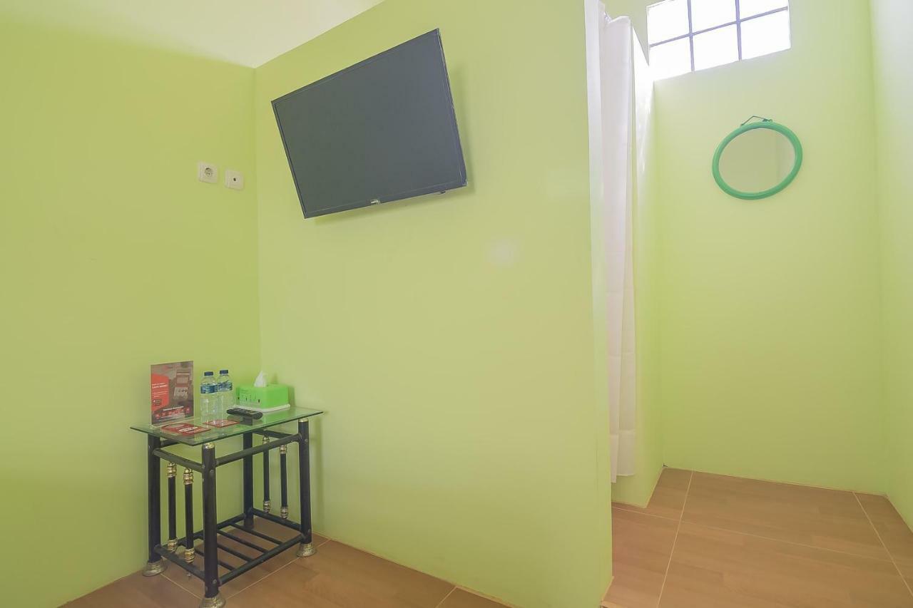 Reddoorz Syariah Near Museum Wisma Karya Subang Esterno foto