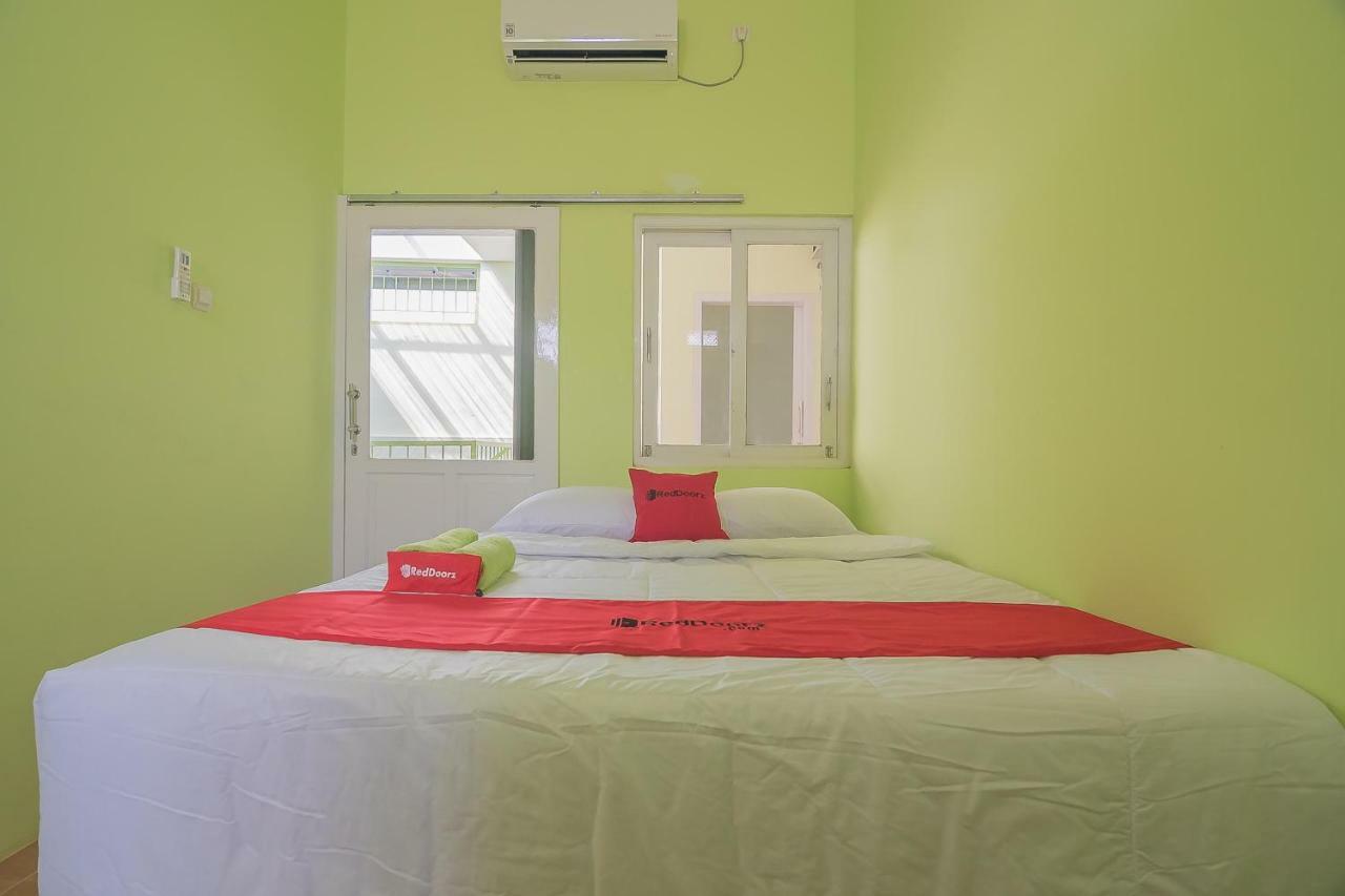 Reddoorz Syariah Near Museum Wisma Karya Subang Esterno foto