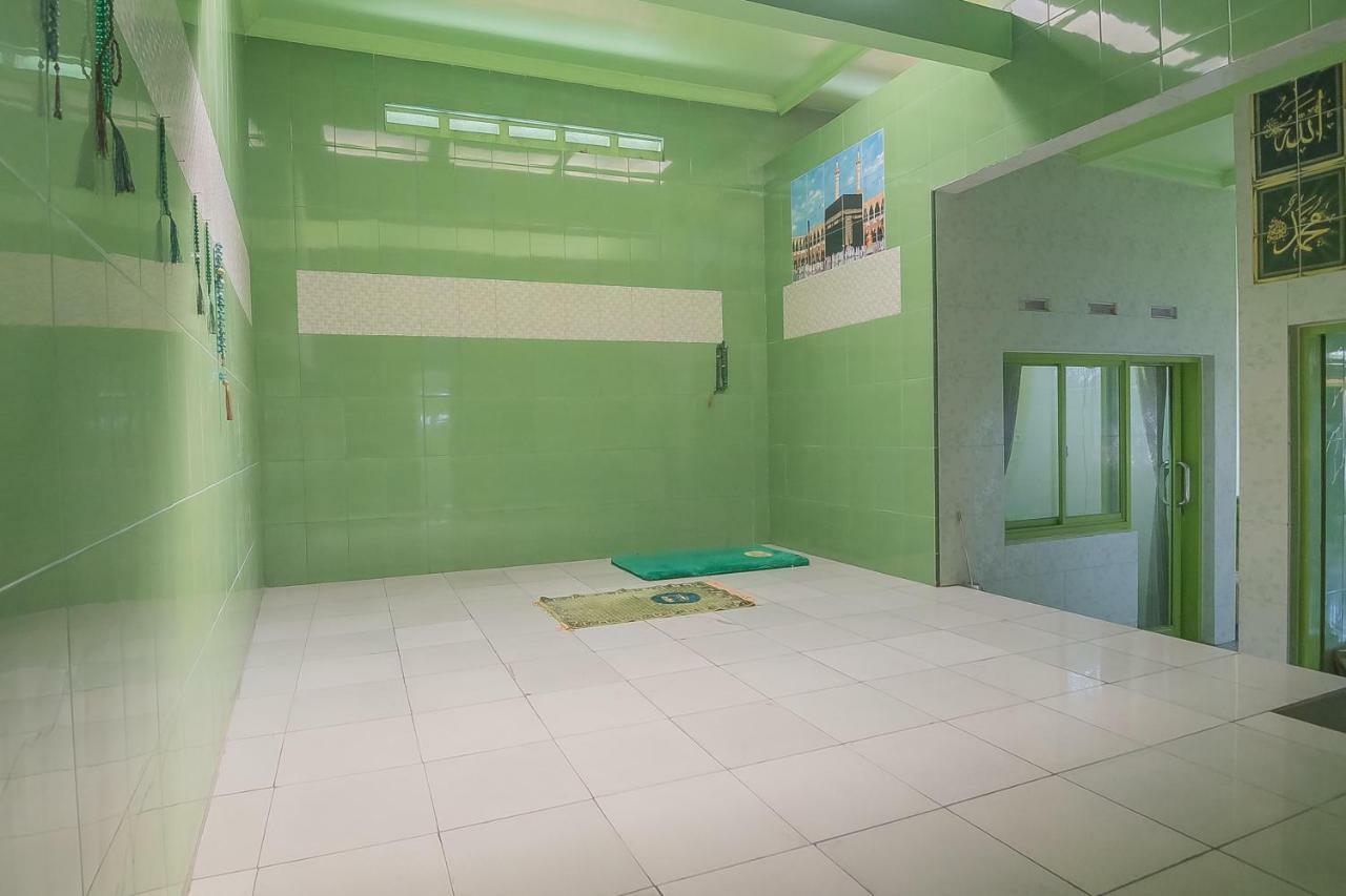 Reddoorz Syariah Near Museum Wisma Karya Subang Esterno foto